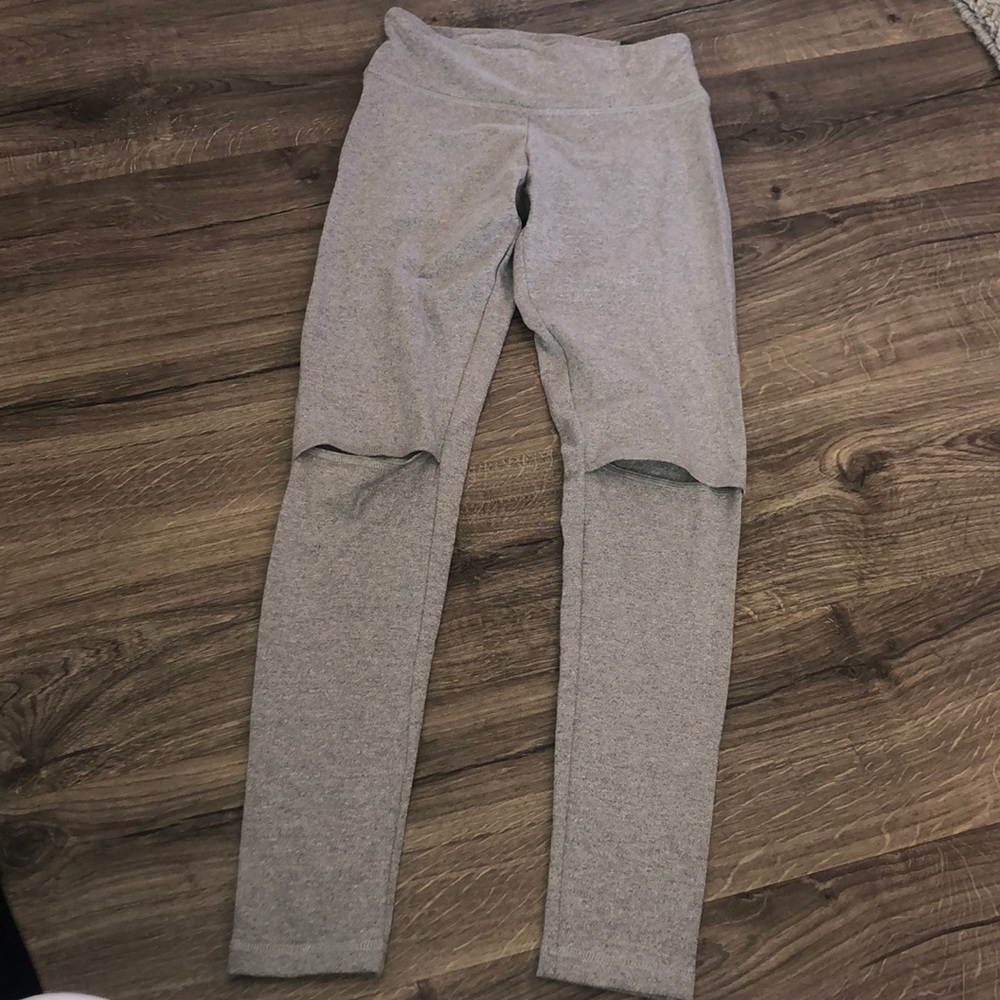 Victoria’s Secret sport knee cut out legging